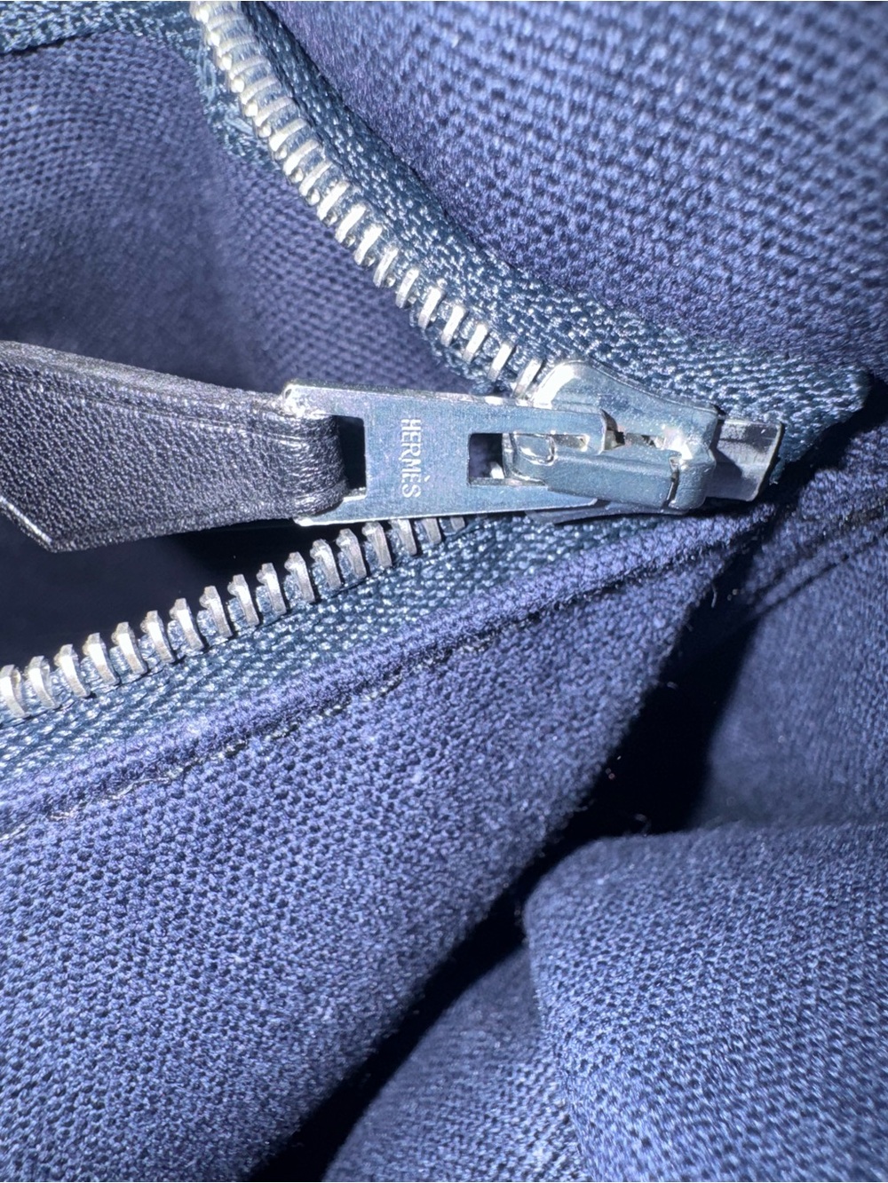 Hermes 💎 LARGE Two-Tone Navy and Black tote amazing condition - Picture 8 of 13